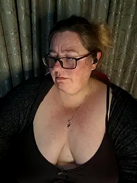 Snapshot of Iceprincess2bad4u chatting on 27, 4, 2026 Iceprincess2bad4u online show from 27, 4, 2026