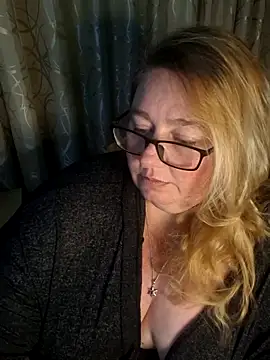 Snapshot of Iceprincess2bad4u chatting on 11, 5, 2026 Iceprincess2bad4u online show from 11, 5, 2026