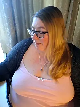 Snapshot of Iceprincess2bad4u chatting on 16, 5, 2026 Iceprincess2bad4u online show from 16, 5, 2026