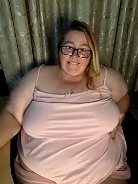 Snapshot of Iceprincess2bad4u chatting on 17, 5, 2026 Iceprincess2bad4u online show from 17, 5, 2026