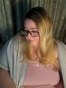 Snapshot of Iceprincess2bad4u chatting on 3, 6, 2026 Iceprincess2bad4u online show from 3, 6, 2026