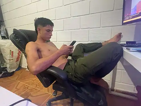 Max TheHorseDick online show from 8, 2, 2026