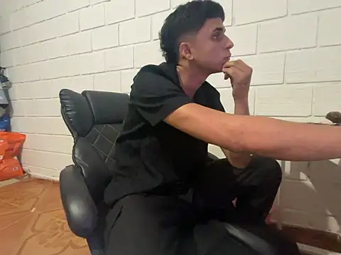 Max TheHorseDick online show from 3, 3, 2026