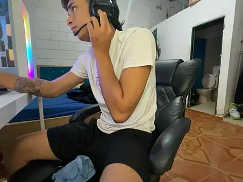 Max TheHorseDick online show from 17, 4, 2026