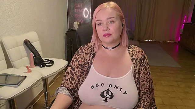 Snapshot of MargotGrey chatting on 23, 11, 2025 MargotGrey online show from 23, 11, 2025