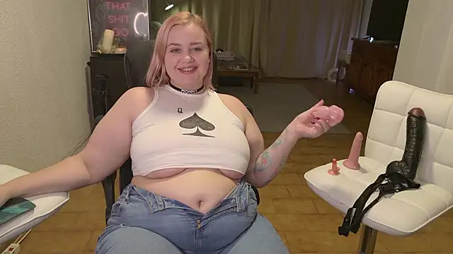 Snapshot of MargotGrey chatting on 13, 12, 2025 MargotGrey online show from 13, 12, 2025