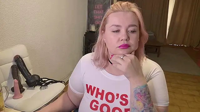 Snapshot of MargotGrey chatting on 5, 2, 2026 MargotGrey online show from 5, 2, 2026