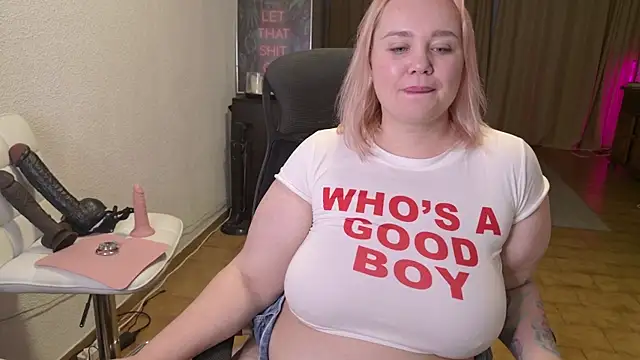 Snapshot of MargotGrey chatting on 7, 2, 2026 MargotGrey online show from 7, 2, 2026