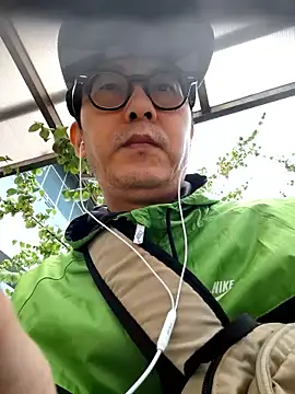 Snapshot of Ssk10N chatting on 11, 10, 2025 Ssk10N online show from 11, 10, 2025