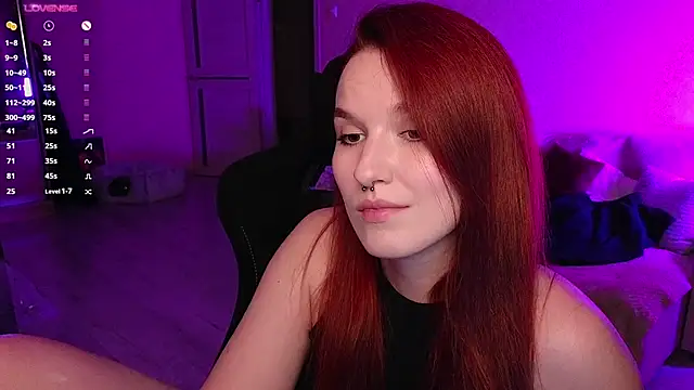 Snapshot of Val_lava chatting on 8, 9, 2025 Val lava online show from 8, 9, 2025