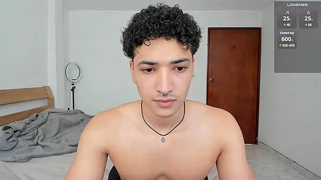 Snapshot of MitchellXD chatting on 24, 12, 2024 MitchellXD online show from 24, 12, 2024