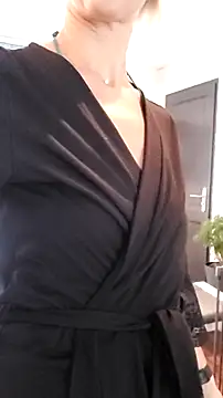 Snapshot of dancing_sexy_doll chatting on 21, 9, 2025 dancing sexy doll online show from 21, 9, 2025