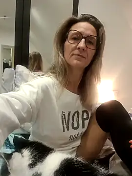 Snapshot of dancing_sexy_doll chatting on 21, 10, 2025 dancing sexy doll online show from 21, 10, 2025