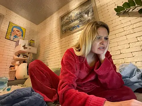 Snapshot of Angel_girllovemy chatting on 24, 1, 2025 Angel girllovemy online show from 24, 1, 2025