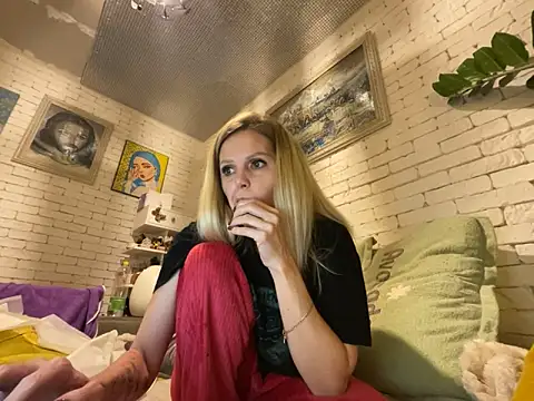 Snapshot of Angel_girllovemy chatting on 4, 2, 2025 Angel girllovemy online show from 4, 2, 2025