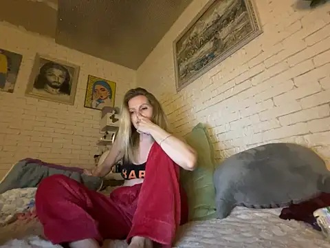 Snapshot of Angel_girllovemy chatting on 5, 2, 2025 Angel girllovemy online show from 5, 2, 2025