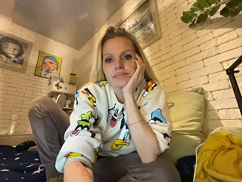 Snapshot of Angel_girllovemy chatting on 6, 2, 2025 Angel girllovemy online show from 6, 2, 2025