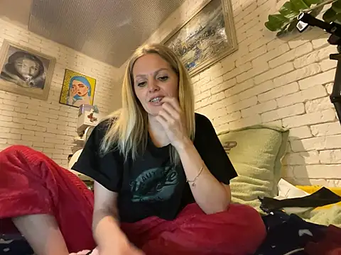 Snapshot of Angel_girllovemy chatting on 9, 2, 2025 Angel girllovemy online show from 9, 2, 2025