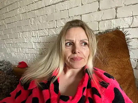 Snapshot of Angel_girllovemy chatting on 5, 3, 2025 Angel girllovemy online show from 5, 3, 2025