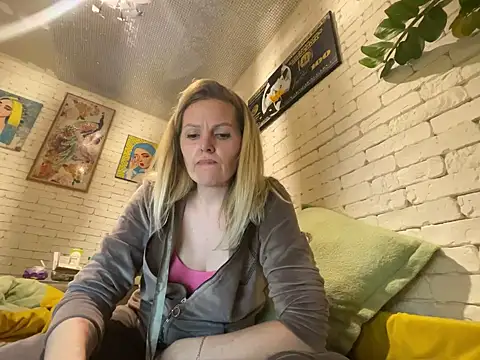 Snapshot of Angel_girllovemy chatting on 13, 3, 2025 Angel girllovemy online show from 13, 3, 2025
