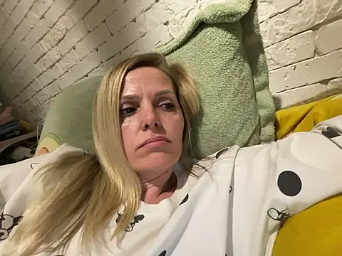 Snapshot of Angel_girllovemy chatting on 20, 3, 2025 Angel girllovemy online show from 20, 3, 2025