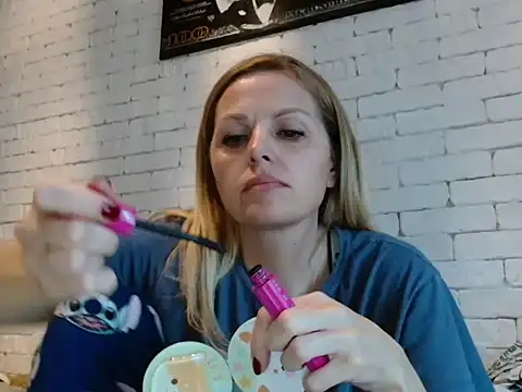 Snapshot of Angel_girllovemy chatting on 2, 10, 2025 Angel girllovemy online show from 2, 10, 2025