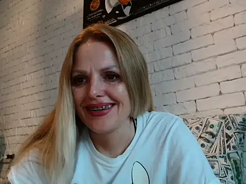 Snapshot of Angel_girllovemy chatting on 7, 10, 2025 Angel girllovemy online show from 7, 10, 2025