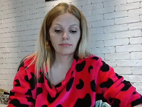 Snapshot of Angel_girllovemy chatting on 8, 10, 2025 Angel girllovemy online show from 8, 10, 2025