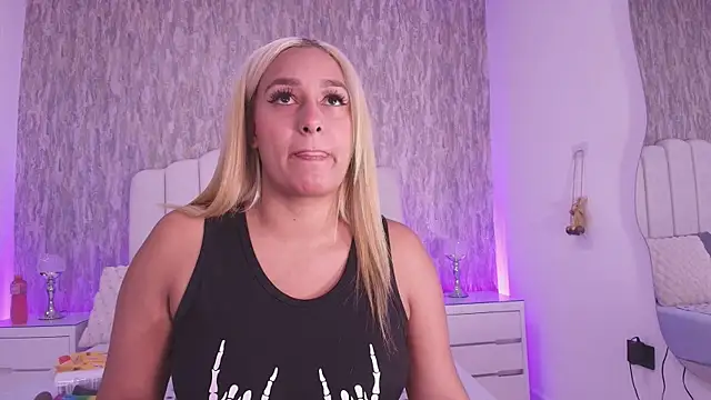 raven lilith  online show from 22, 4, 2026