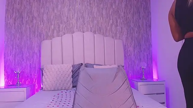 raven lilith  online show from 25, 4, 2026