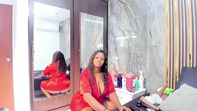 LauraSaenz01 online show from 26, 2, 2025