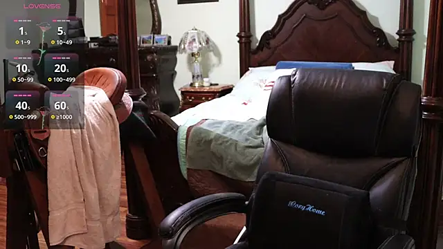 Snapshot of thornburyrose chatting on 8, 12, 2024 thornburyrose online show from 8, 12, 2024