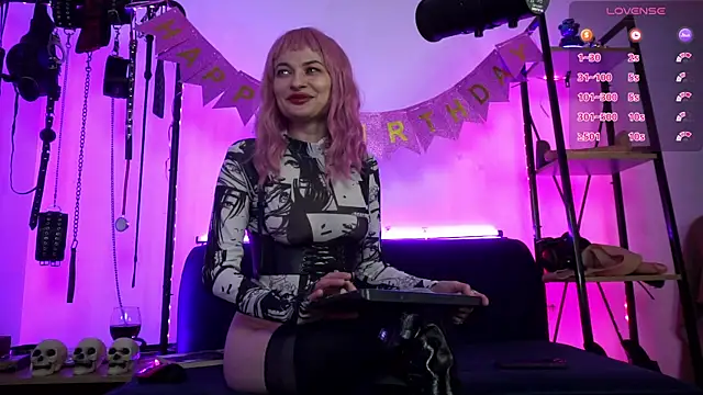 CyberXGoddess online show from 8, 4, 2026