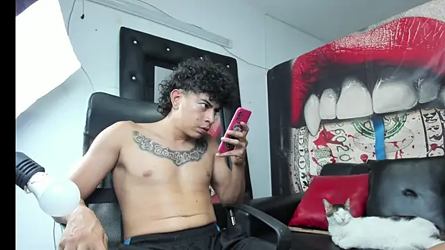 Snapshot of Strongernastyx chatting on 28, 1, 2025 Strongernastyx online show from 28, 1, 2025