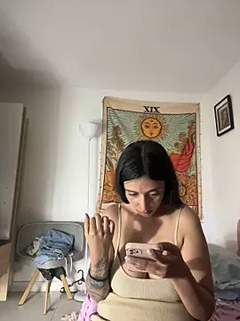 Snapshot of kiaraglam2 chatting on 24, 1, 2025 kiaraglam2 online show from 24, 1, 2025