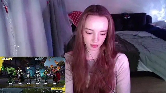 Snapshot of Weeissy chatting on 1, 2, 2025 Weeissy online show from 1, 2, 2025