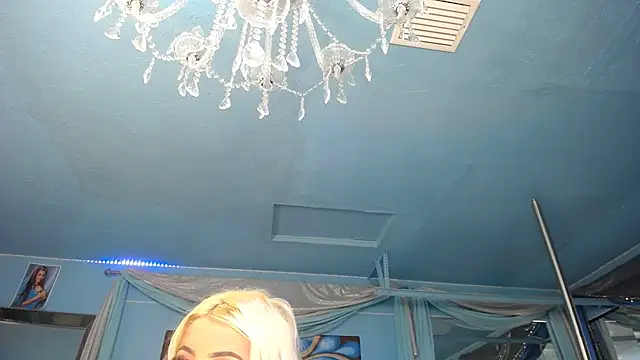 Snapshot of ADRIANNA_FOX chatting on 18, 1, 2026 ADRIANNA FOX online show from 18, 1, 2026