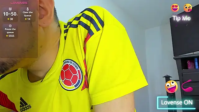 jhonyalzate2 online show from 28, 1, 2025