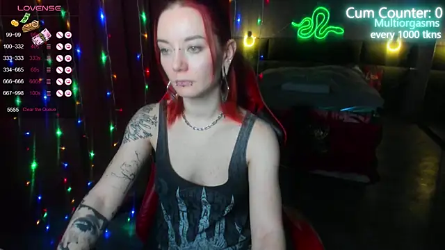 Snapshot of MaxPhoenixx chatting on 21, 2, 2025 MaxPhoenixx online show from 21, 2, 2025