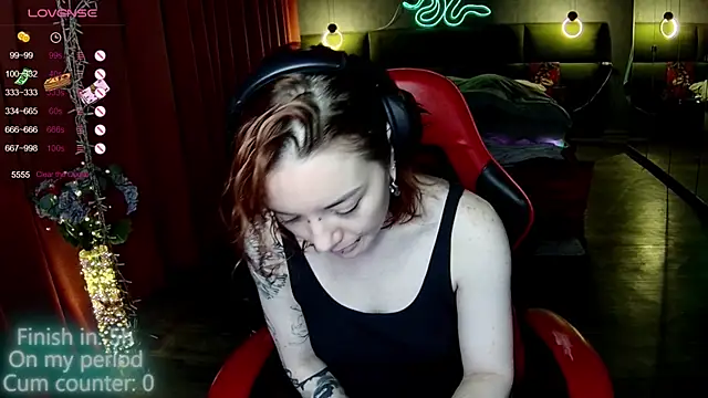 Snapshot of MaxPhoenixx chatting on 5, 10, 2025 MaxPhoenixx online show from 5, 10, 2025