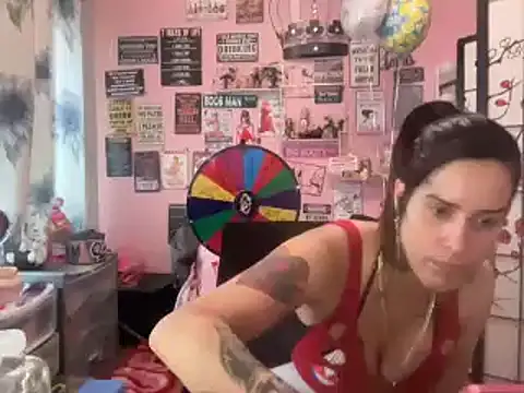 Snapshot of latinacubana chatting on 28, 12, 2024 latinacubana online show from 28, 12, 2024