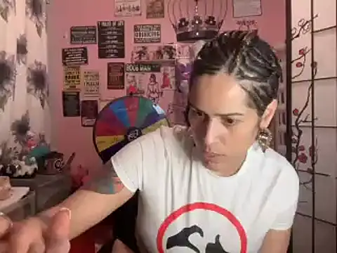 Snapshot of latinacubana chatting on 22, 1, 2025 latinacubana online show from 22, 1, 2025