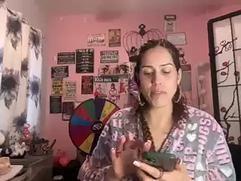 Snapshot of latinacubana chatting on 22, 1, 2025 latinacubana online show from 22, 1, 2025