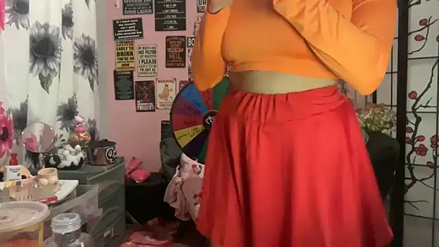 Snapshot of latinacubana chatting on 2, 2, 2025 latinacubana online show from 2, 2, 2025