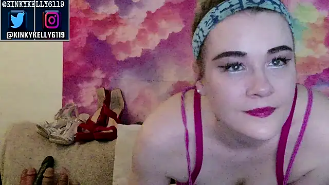 Snapshot of Kellylynn69 chatting on 25, 11, 2025 Kellylynn69 online show from 25, 11, 2025