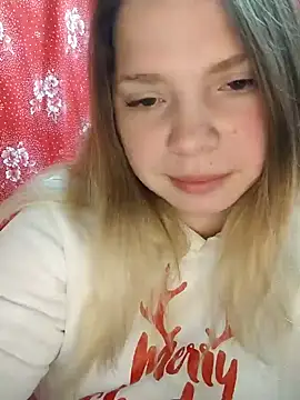 Snapshot of Zuli_Kiska chatting on 5, 12, 2024 Zuli Kiska online show from 5, 12, 2024