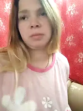 Snapshot of Zuli_Kiska chatting on 13, 12, 2024 Zuli Kiska online show from 13, 12, 2024