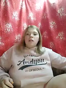Snapshot of Zuli_Kiska chatting on 21, 12, 2024 Zuli Kiska online show from 21, 12, 2024
