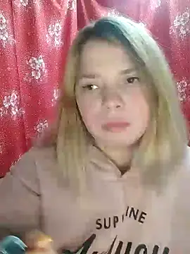 Snapshot of Zuli_Kiska chatting on 22, 12, 2024 Zuli Kiska online show from 22, 12, 2024