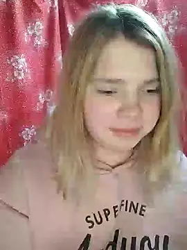 Snapshot of Zuli_Kiska chatting on 27, 12, 2024 Zuli Kiska online show from 27, 12, 2024